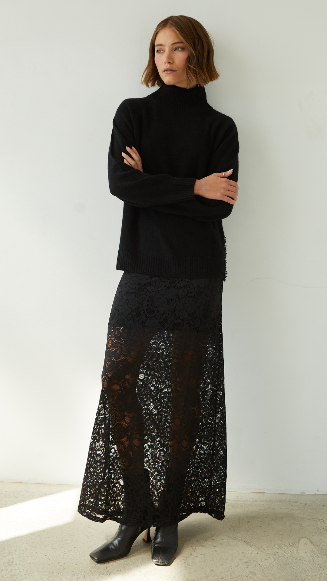 Alba Lace Skirt - Black